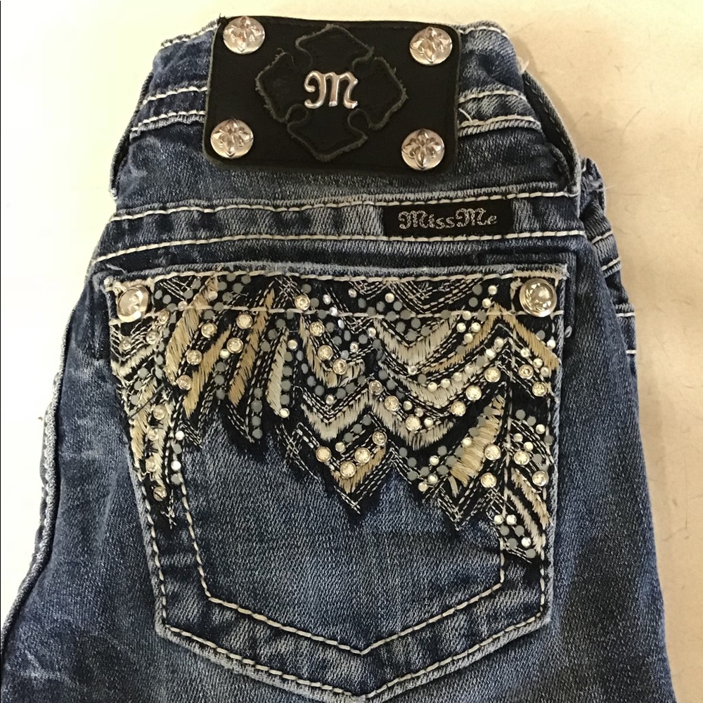 EUC Miss Me bootcut size 25 inseam 27 inches